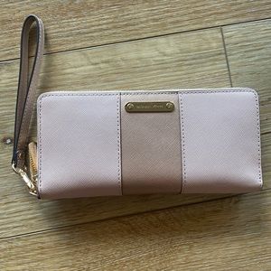 Michael Kors Soft pink zippered wallet with wristlet